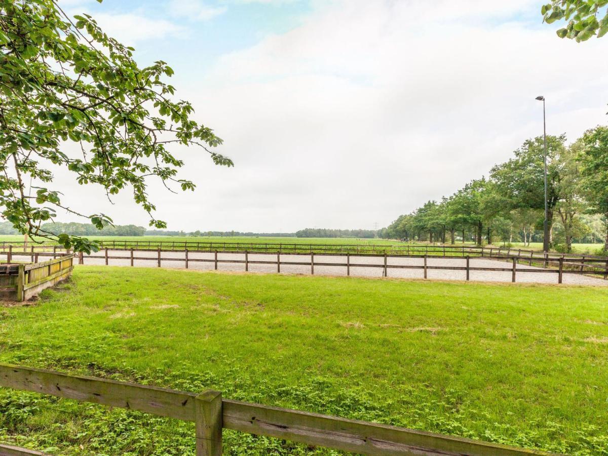 Cozy Holiday Home In Oisterwijk With Swimming Pool エクステリア 写真